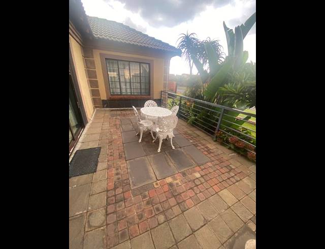 4 BEDROOM HOUSE FOR SALE IN AERORAND